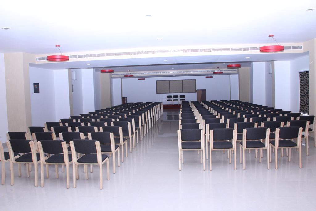 Hotel Hills Park Pathanāmthitta Екстериор снимка