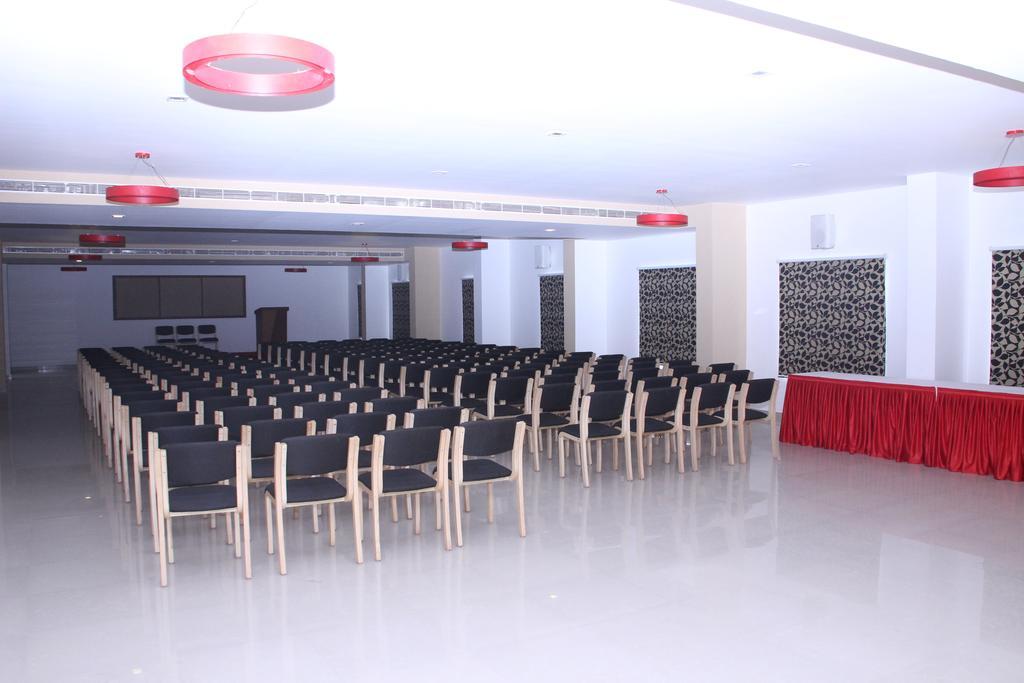 Hotel Hills Park Pathanāmthitta Екстериор снимка