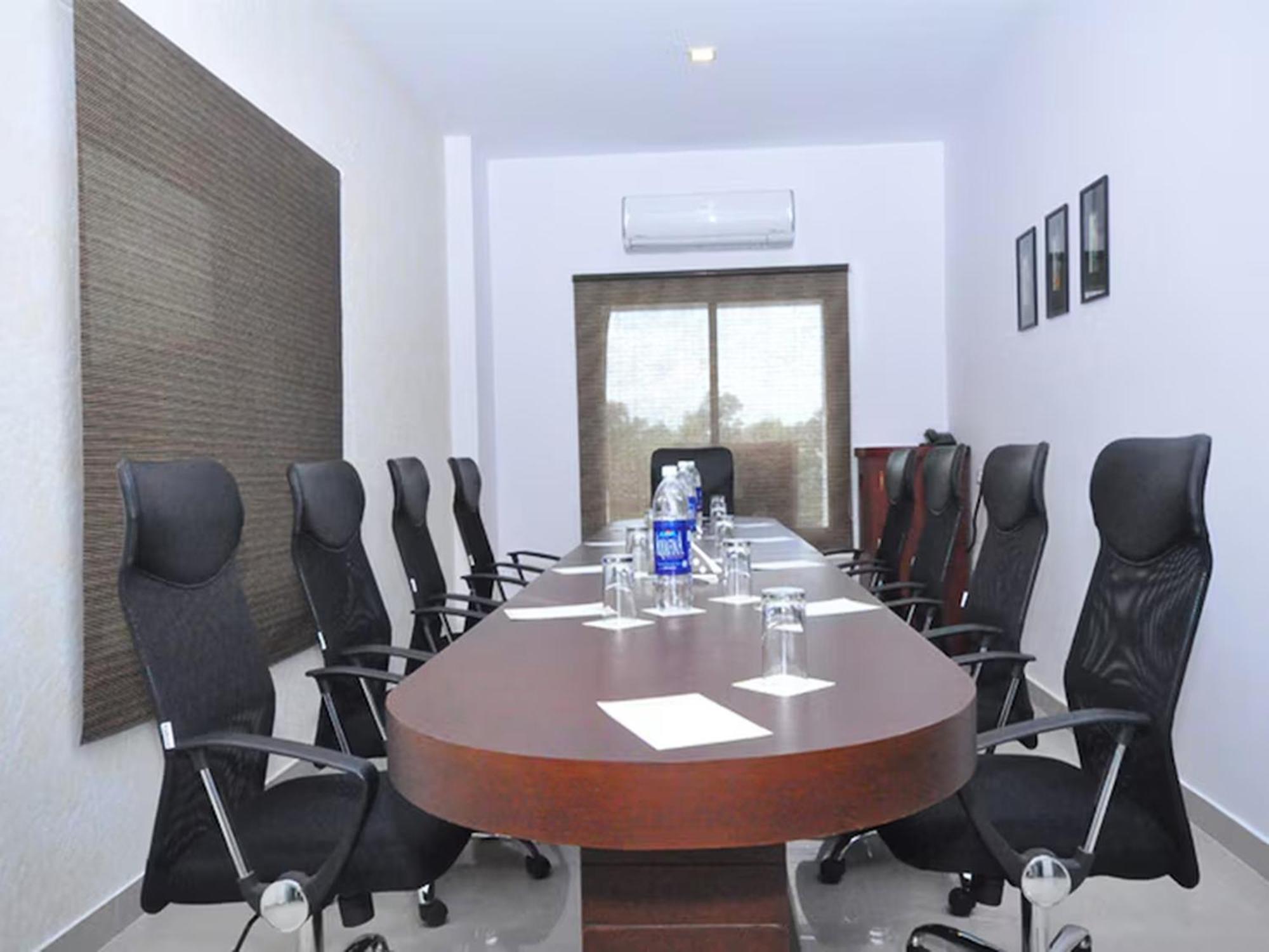 Hotel Hills Park Pathanāmthitta Екстериор снимка
