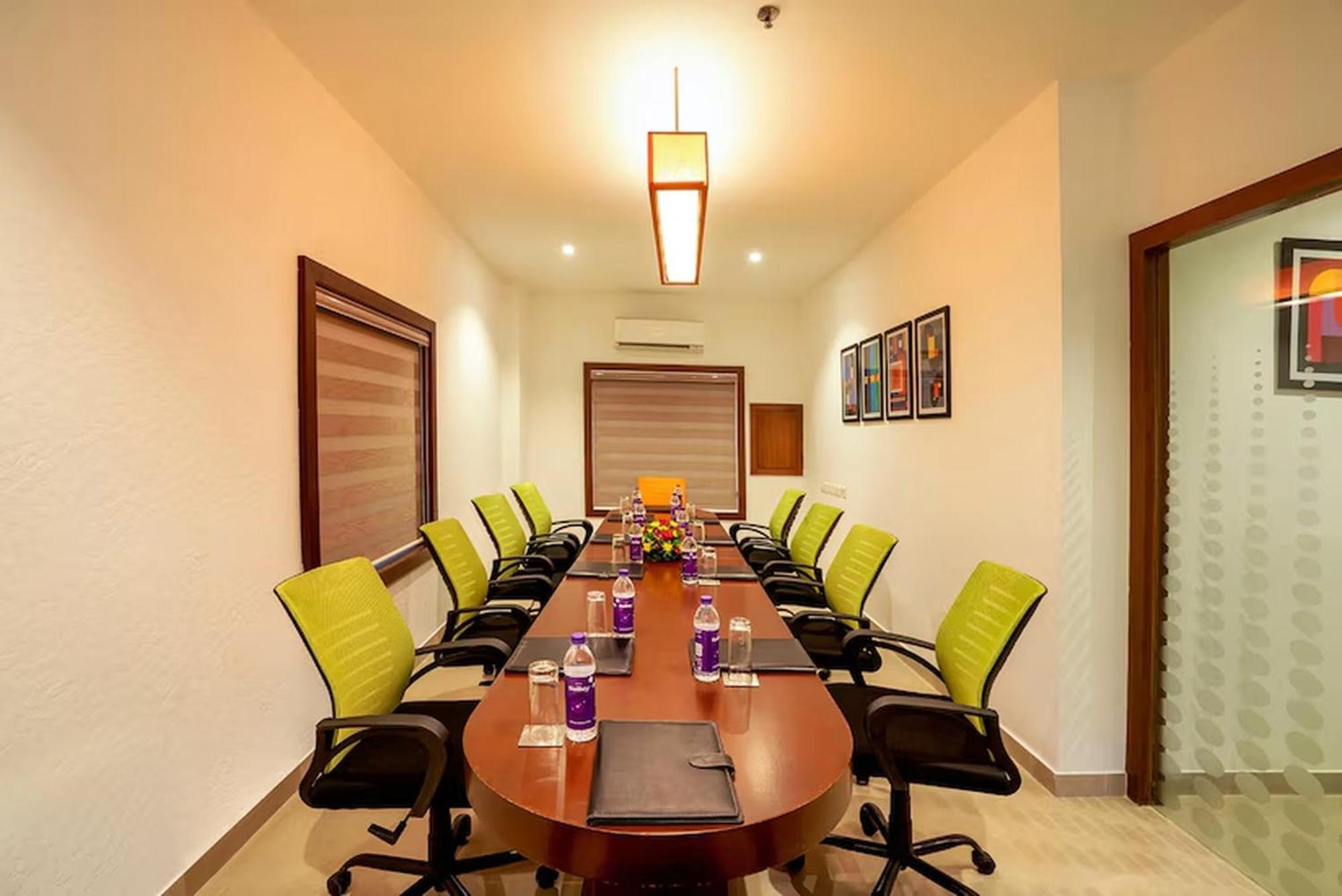 Hotel Hills Park Pathanāmthitta Екстериор снимка