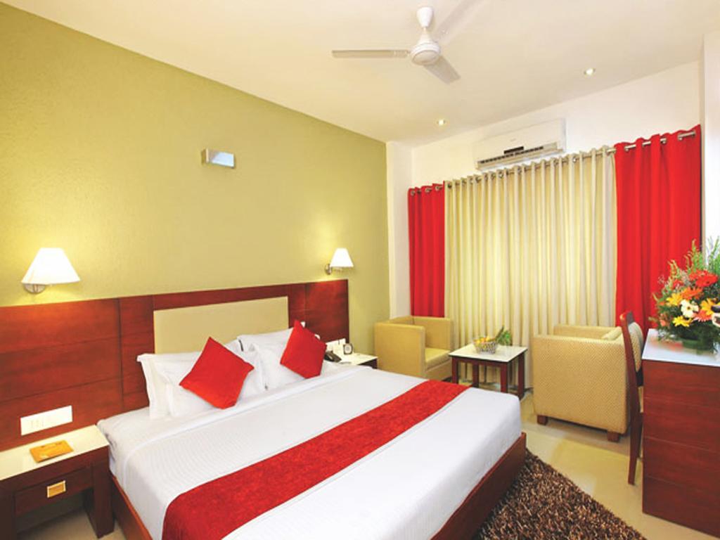 Hotel Hills Park Pathanāmthitta Стая снимка
