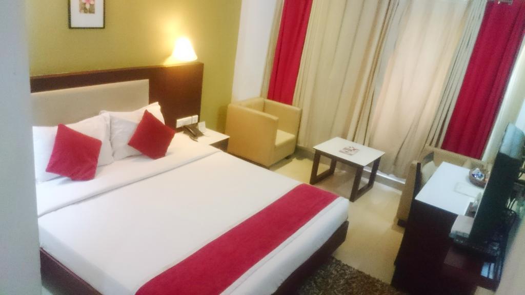 Hotel Hills Park Pathanāmthitta Екстериор снимка