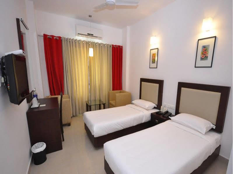 Hotel Hills Park Pathanāmthitta Екстериор снимка
